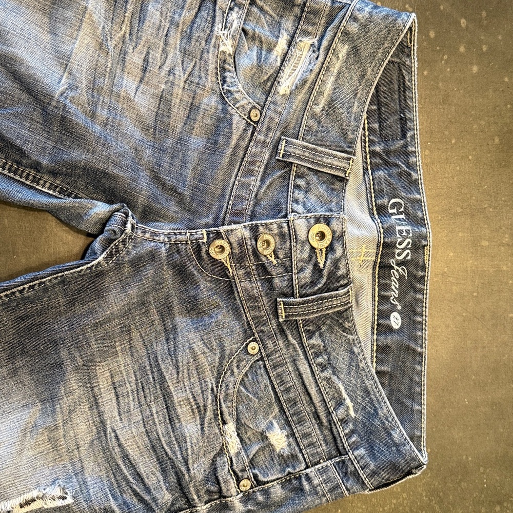 GUESS Women's Ripped Denim Jeans Capris Low Rise - Picture 2 of 6